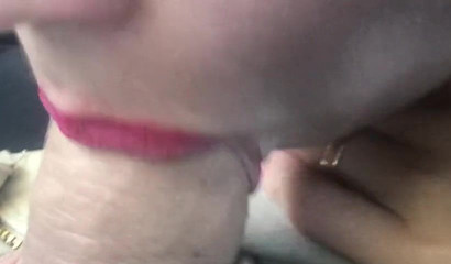 Extreme zoom in on the way this dude's cock is sucked