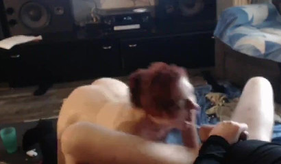 Submissive wife Kinky-sexdoll polishing her hubby's dong with gusto