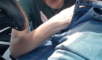 Amateur Teen Gives Car Blowjob